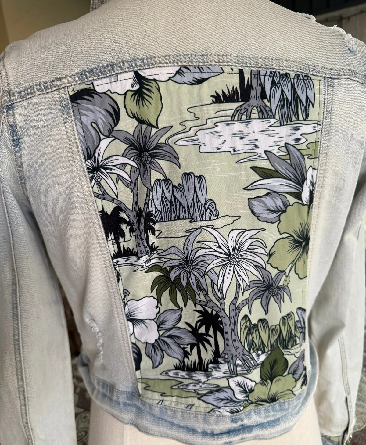 022 Denim Jacket (L)