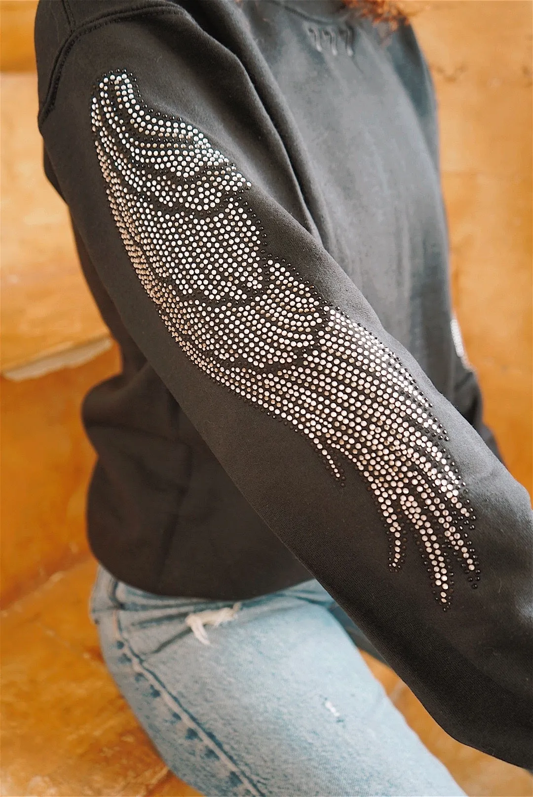 777 black pullover