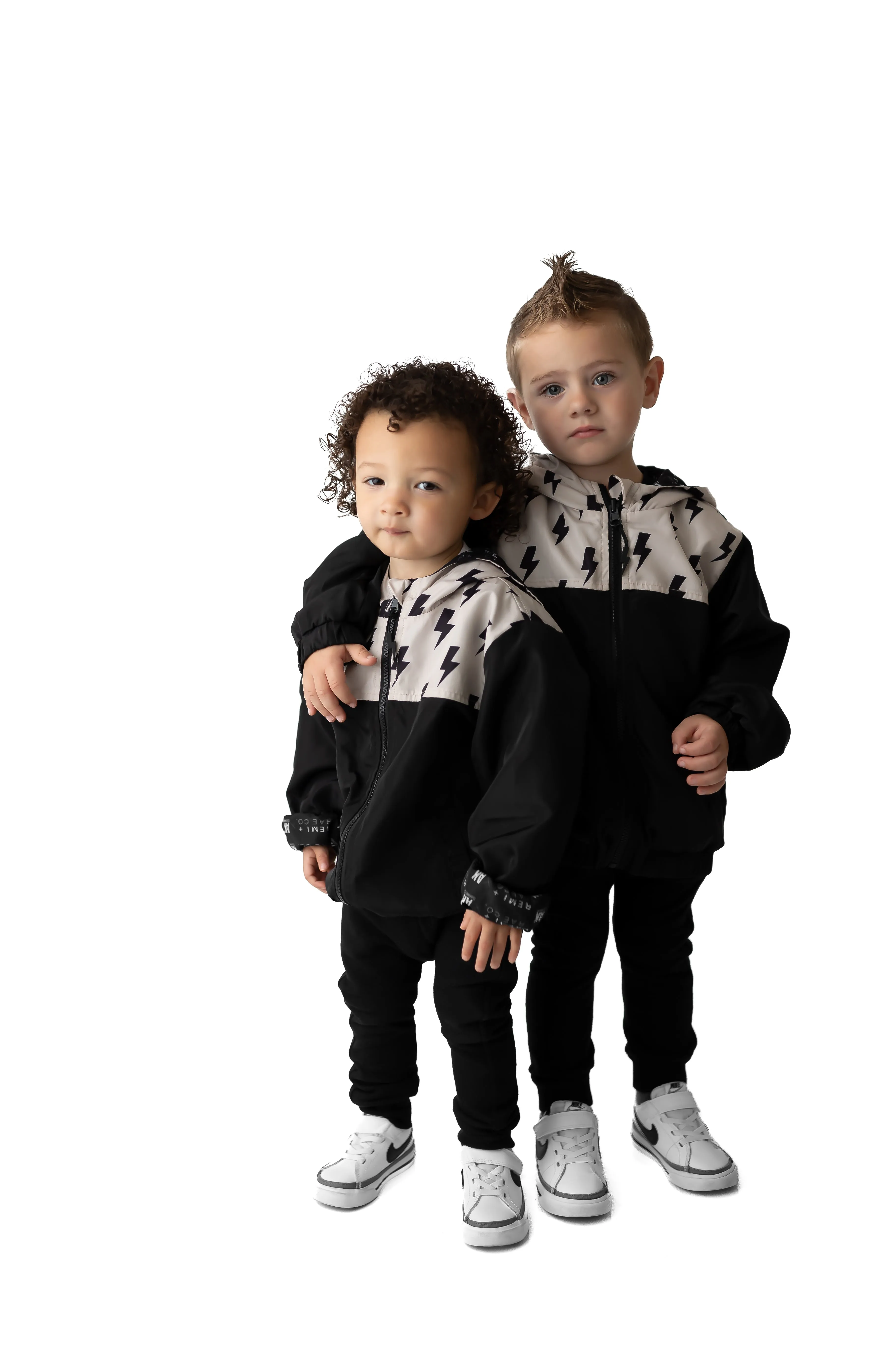 BOLT WINDBREAKER