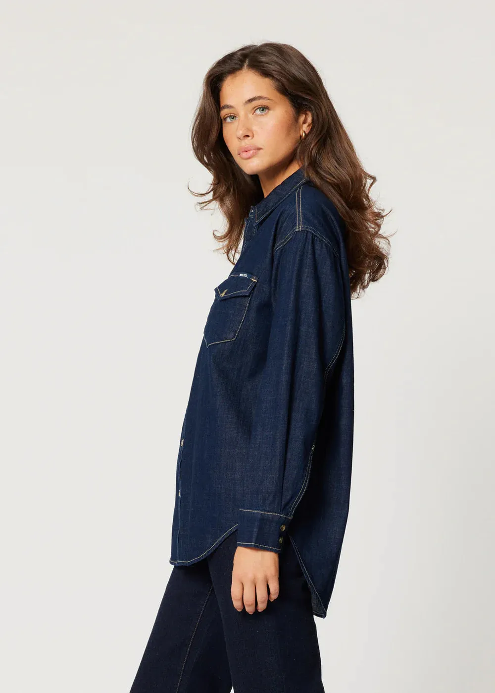 CLASSIC DENIM SHIRT