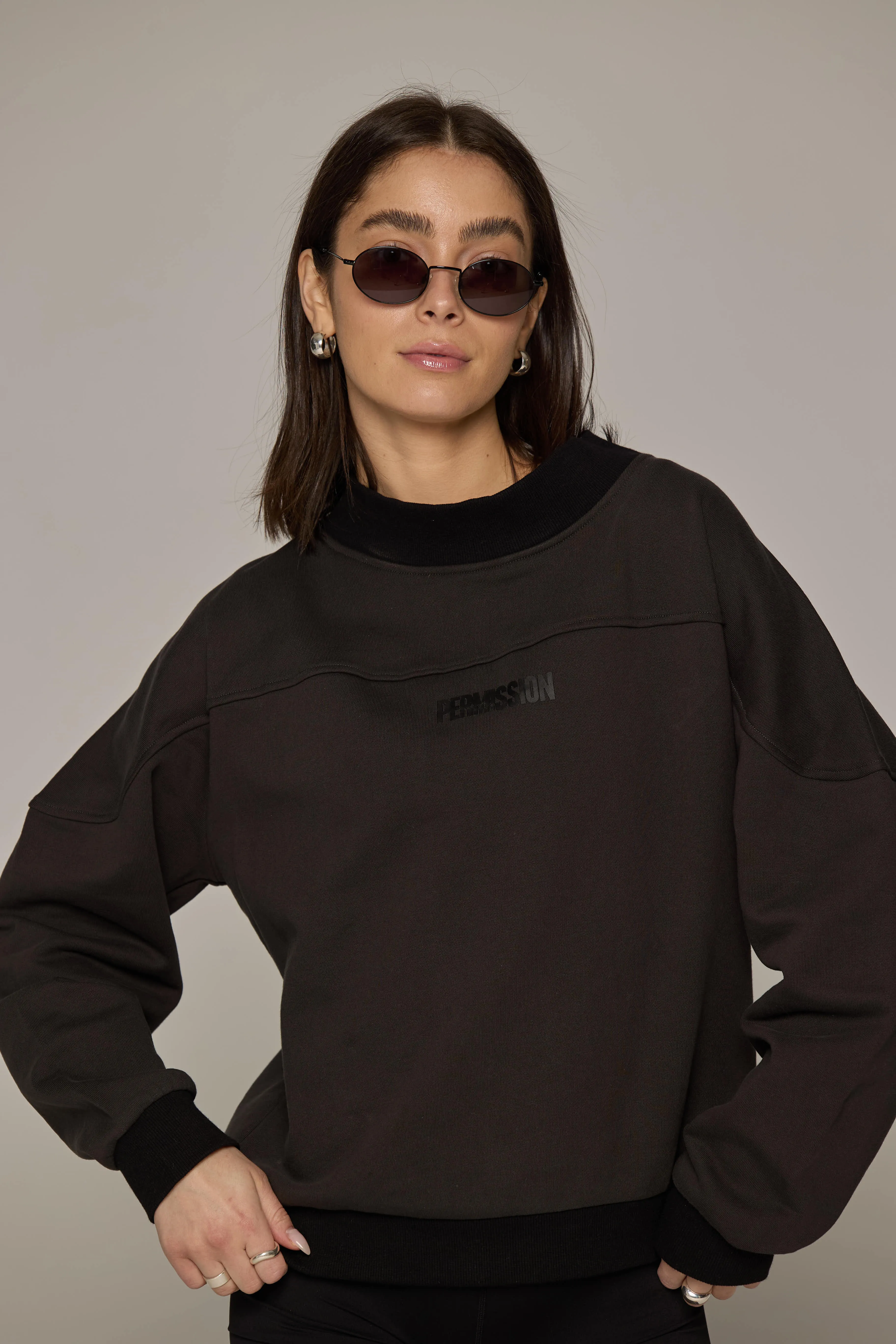 Contrast Mockneck