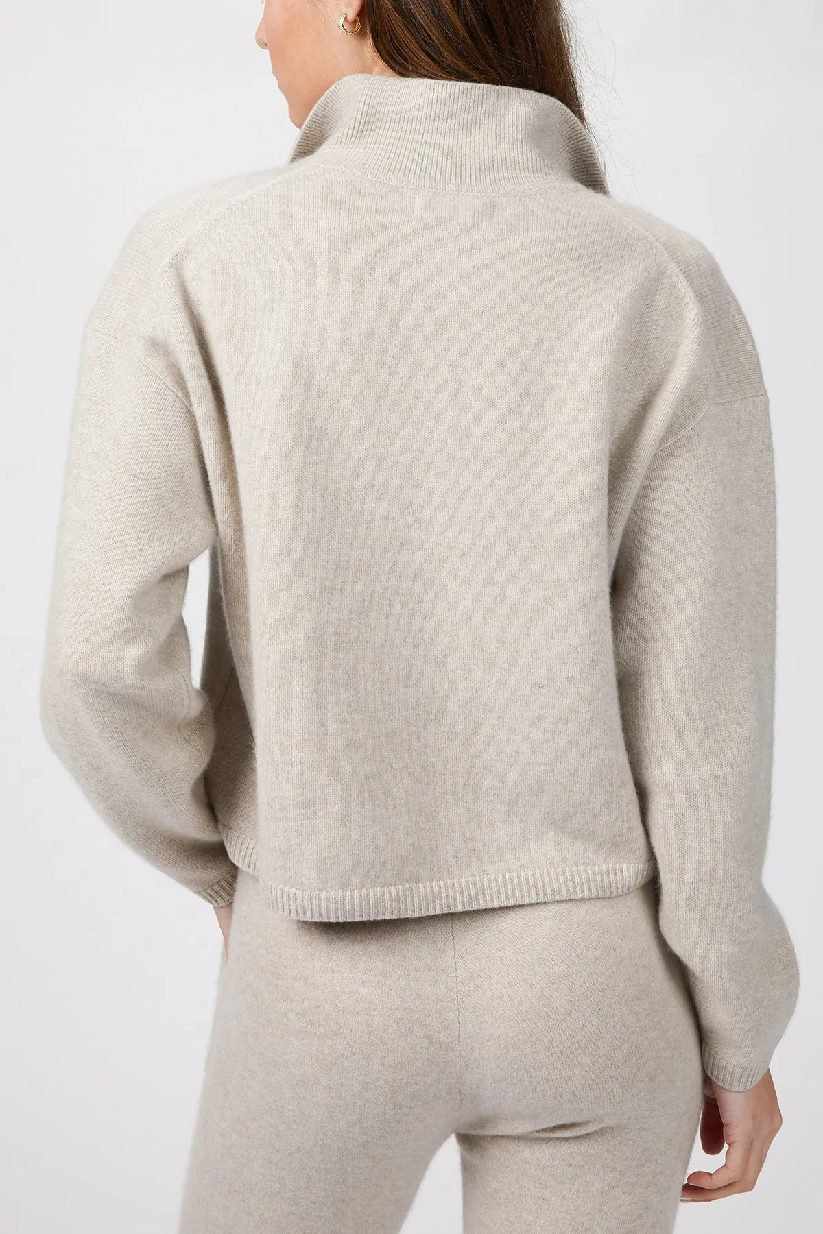 CROPPED V-NECK CASHMERE POLO SWEATER