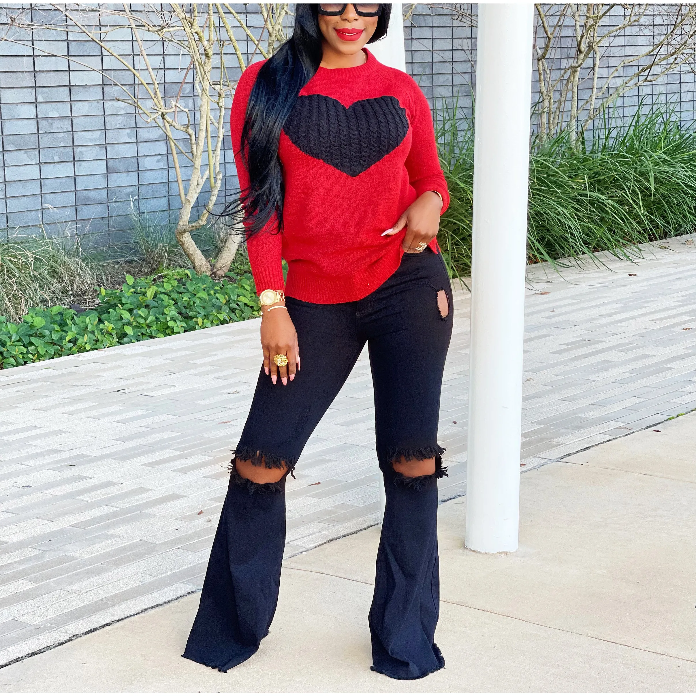 DISTRESSED BELL BOTTOM JEANS (BLACK)