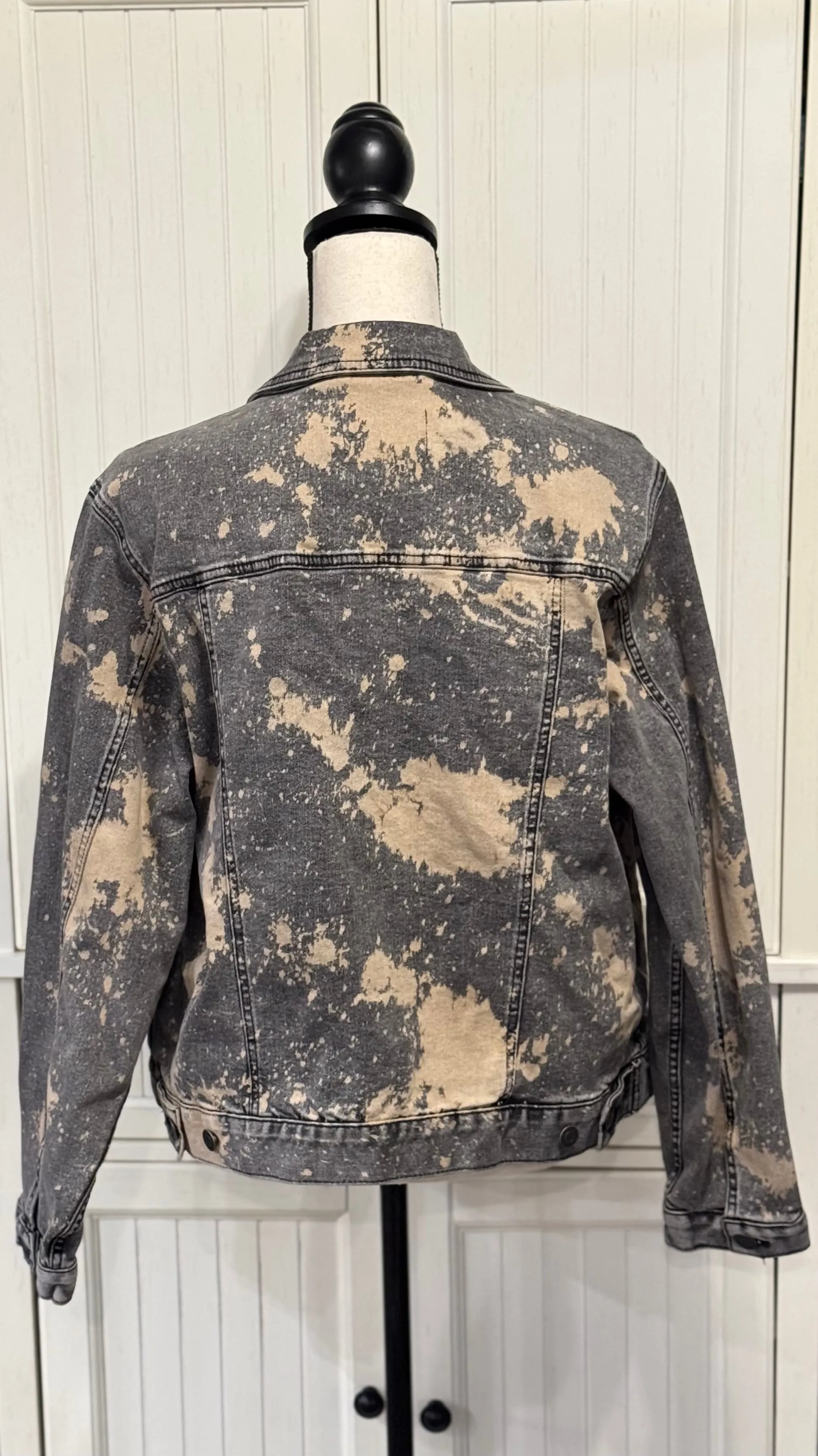 Fannie Distressed Denim Jacket ~ Women’s Size XL (16-18)