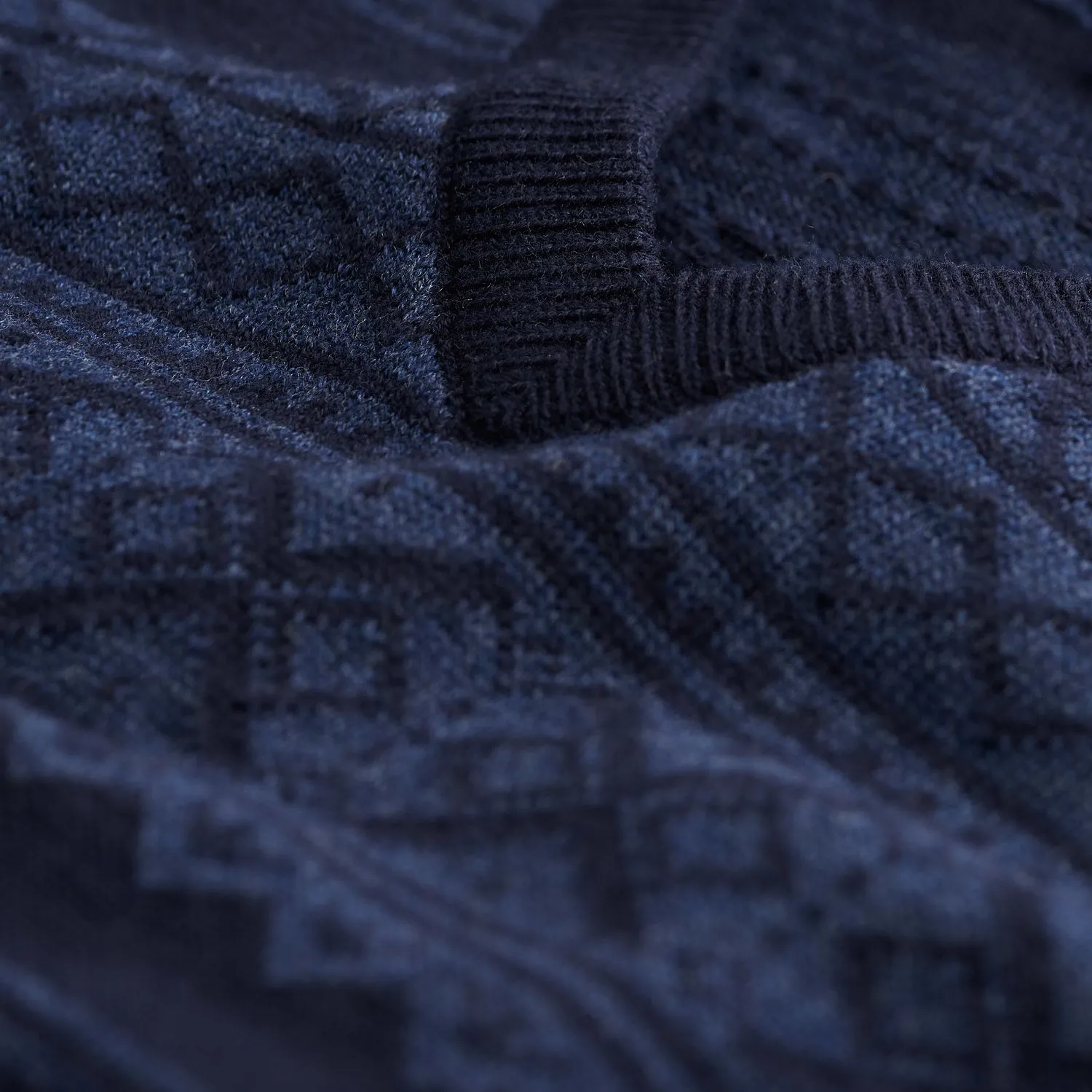 Gant Men's O2 Jacquard V-Neck, Medium, Marine