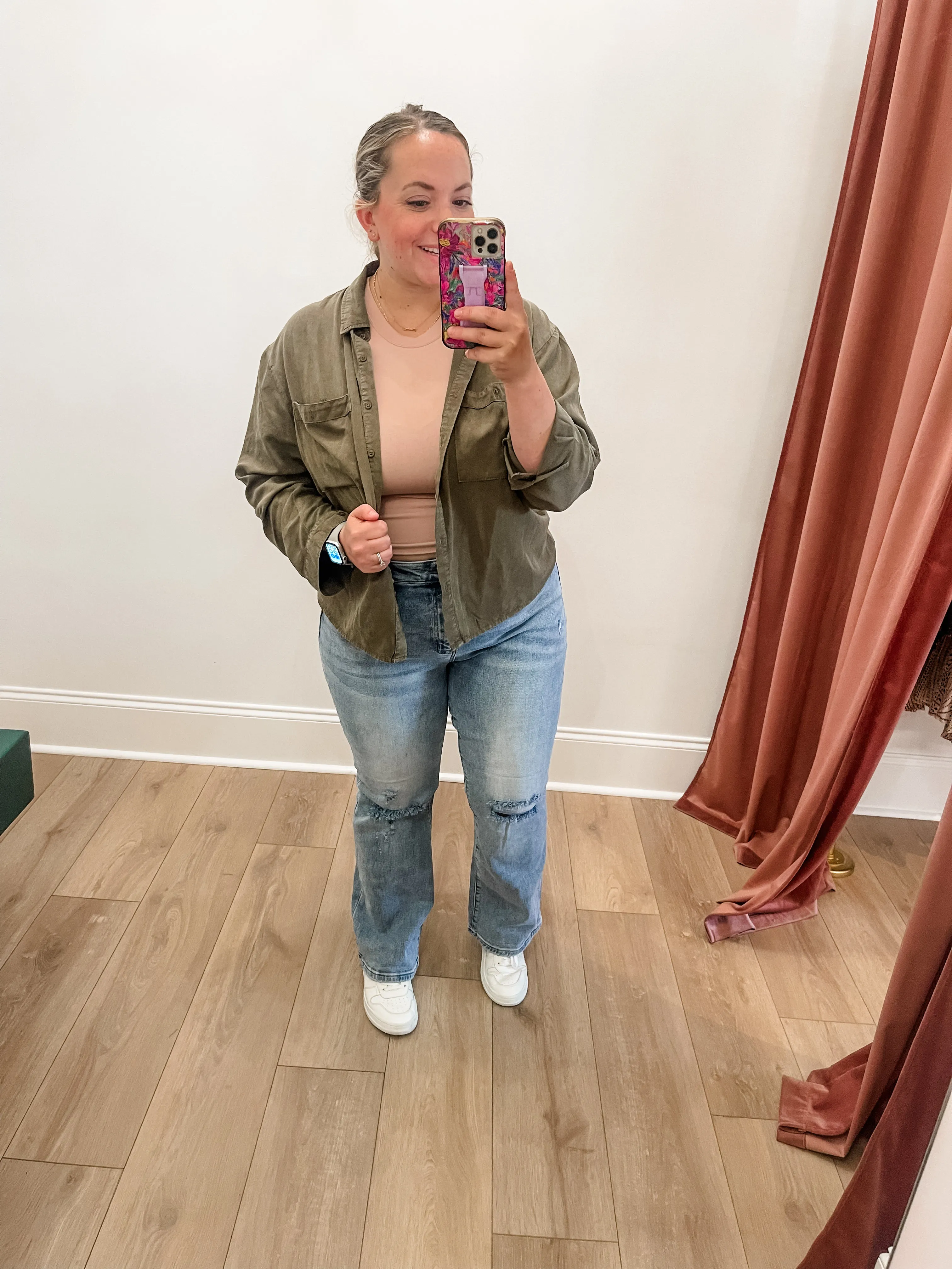 Mid Size Distressed Jeans (PLUS)