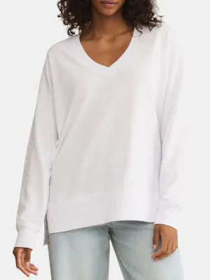 Modern V-neck Weekender