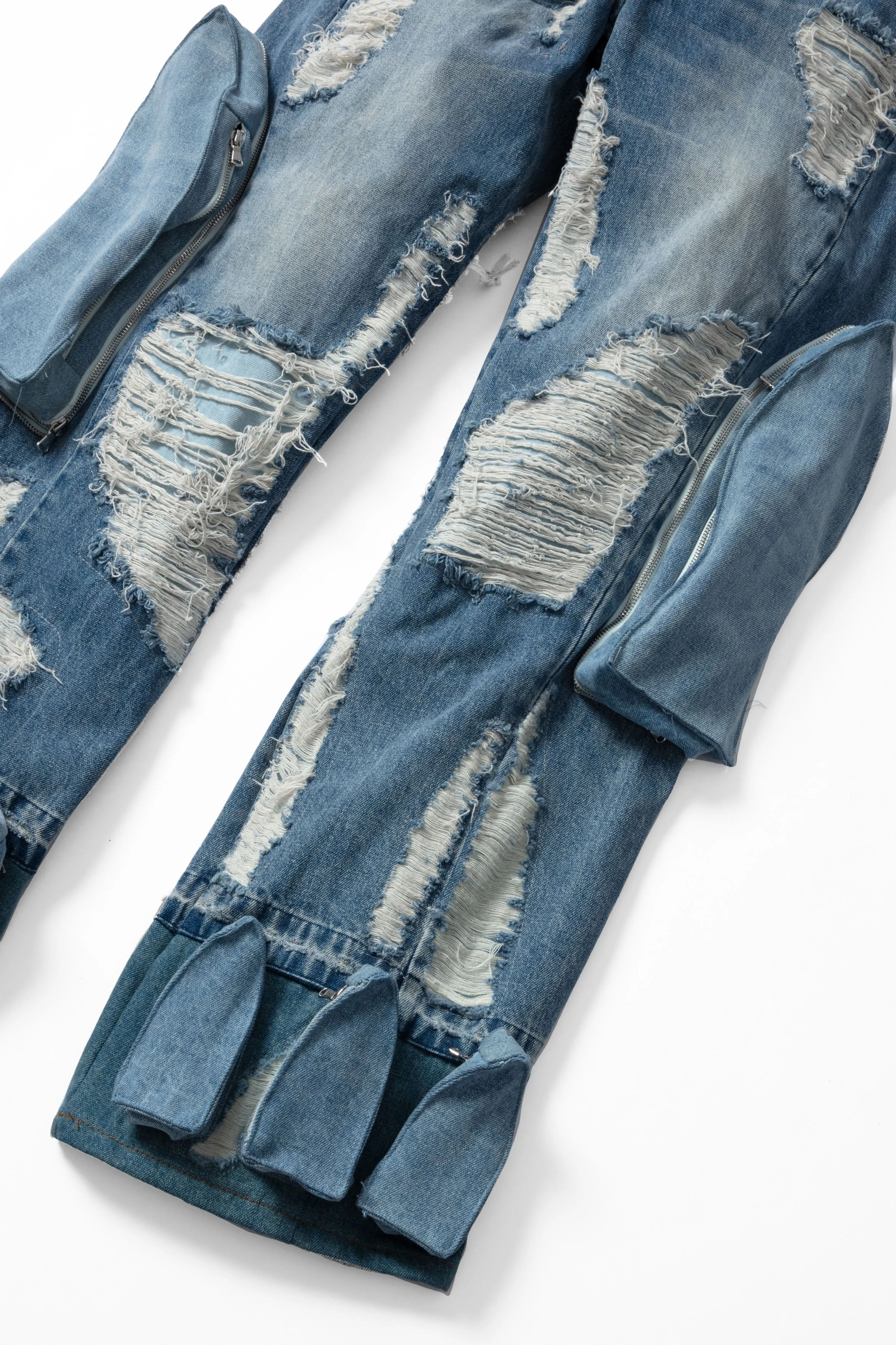 MULTIPOCKET DISTRESSED DENIM