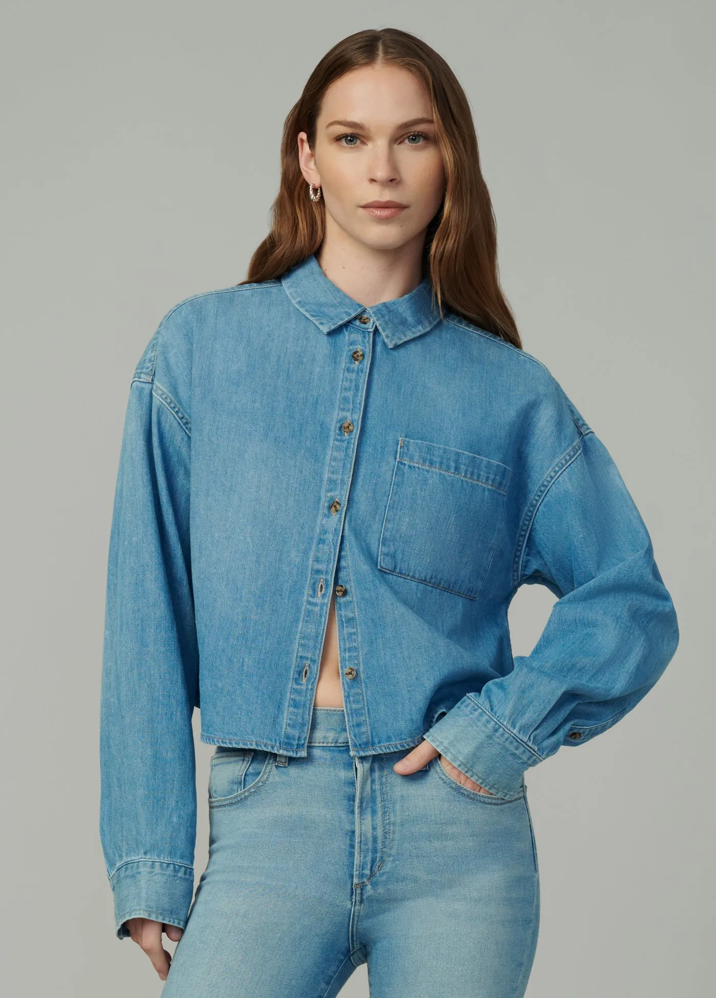 THE CROPPED BOYFRIEND BUTTON DOWN SHIRT