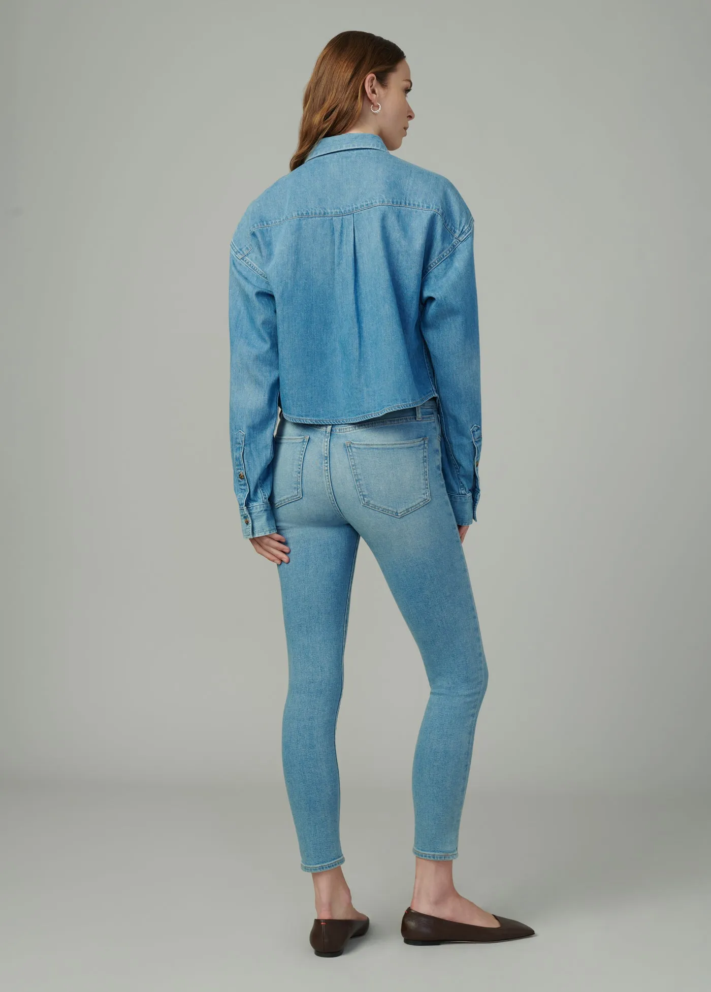 THE CROPPED BOYFRIEND BUTTON DOWN SHIRT