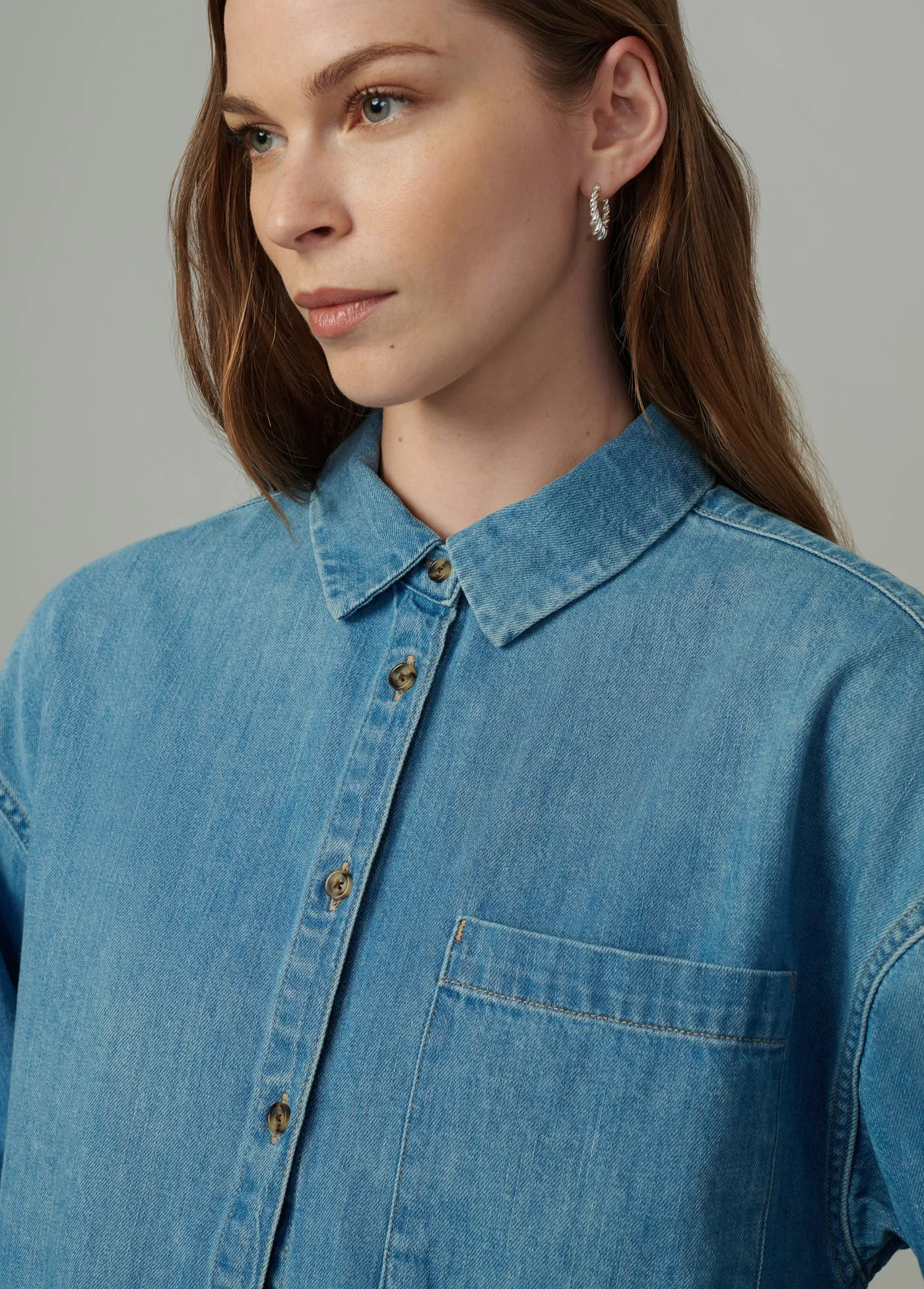 THE CROPPED BOYFRIEND BUTTON DOWN SHIRT